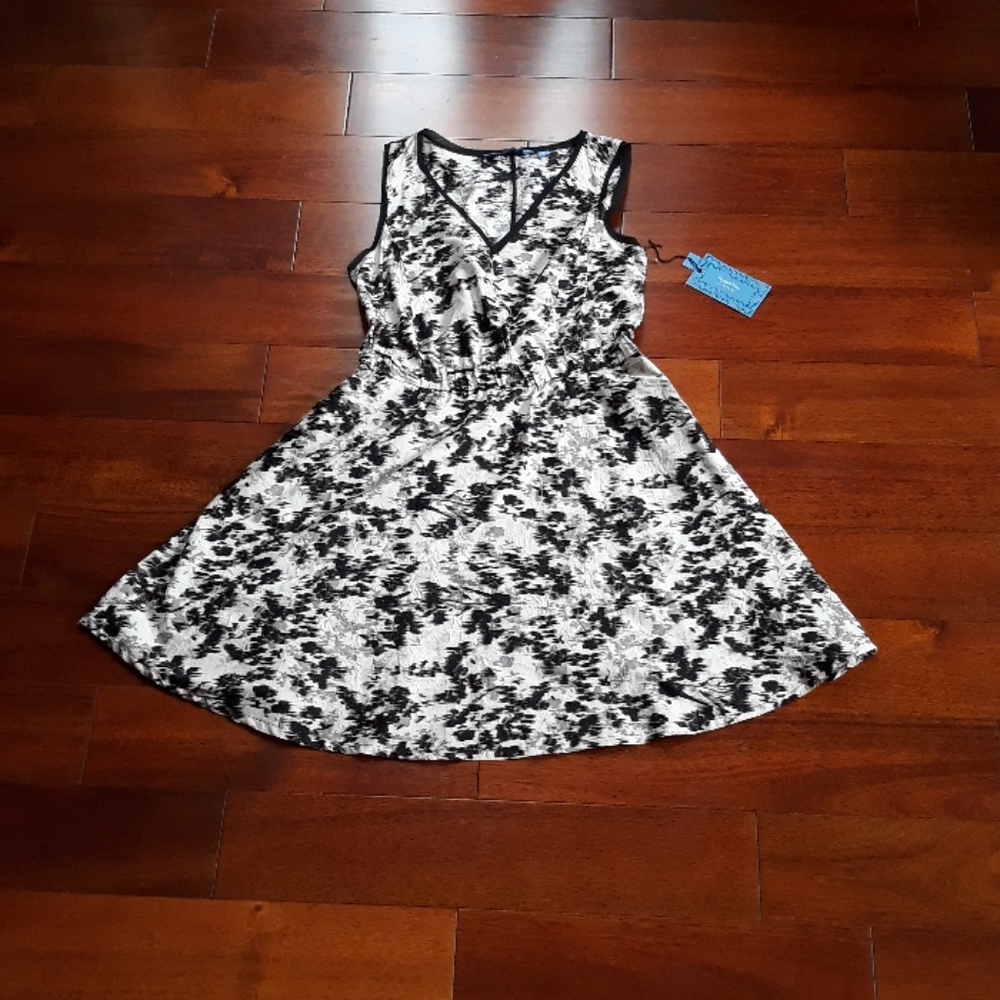 NWT Simply Vera Vera Wang spring dress